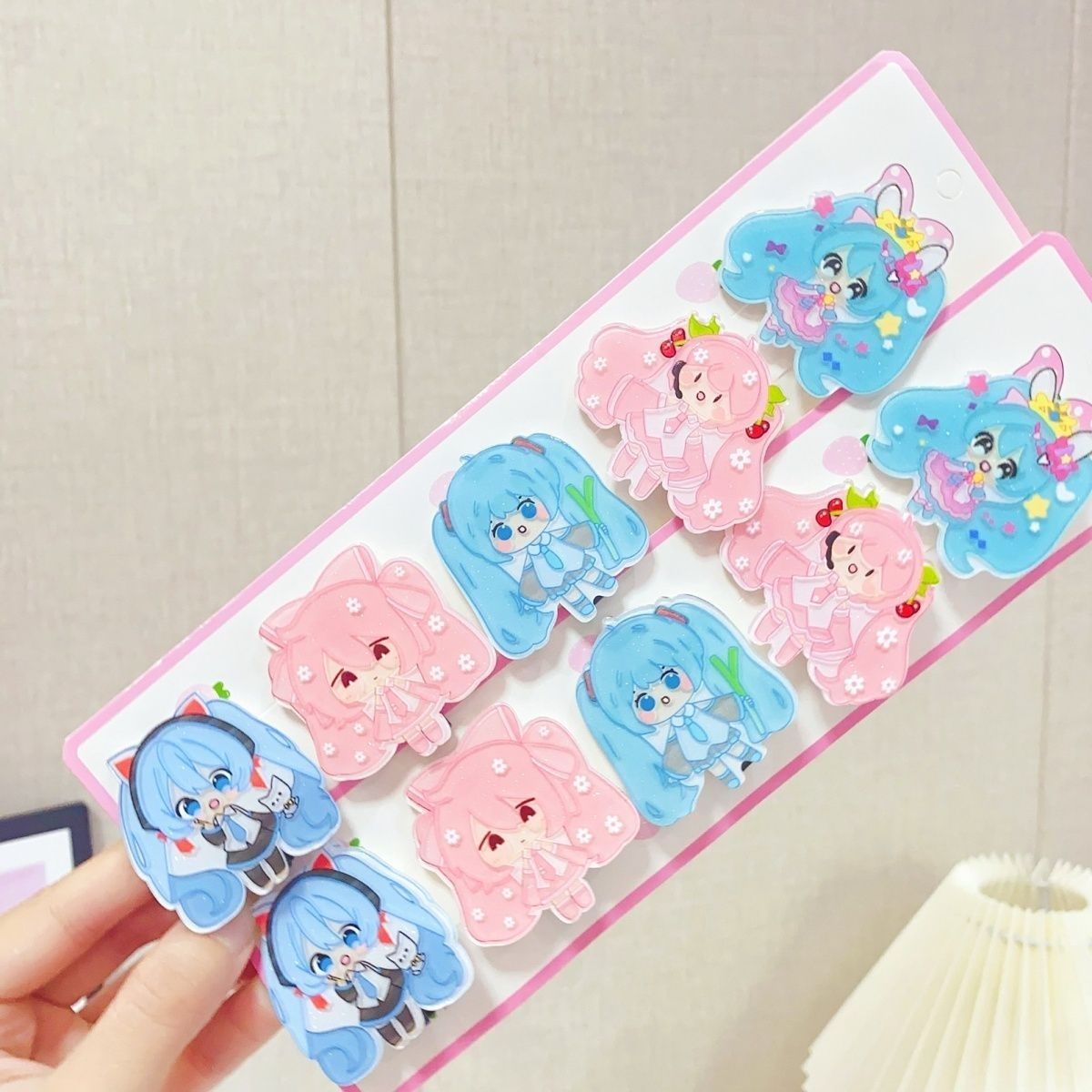 Cosplay Floating Prop - กิ๊บติดผมการ์ตูนฮัตสึเนะ มิกุ กิ๊บหนีบด้านข้าง น่ารัก เหมาะสำหรับนักเรียน เครื่องประดับผมหน้าม้าสำหรับสาวๆ